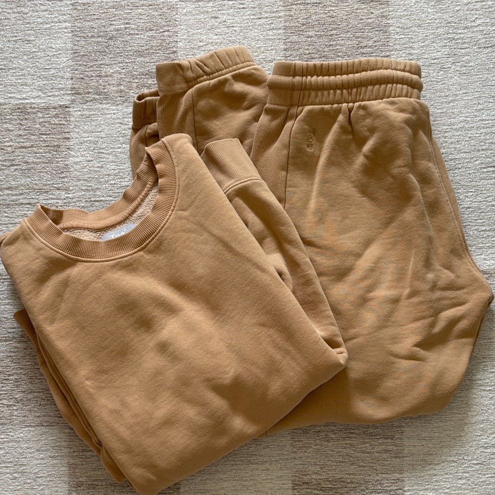 TNA Cozy Fleece in Tan